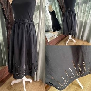 NWOT Gap eyelet black midi skirt size Medium